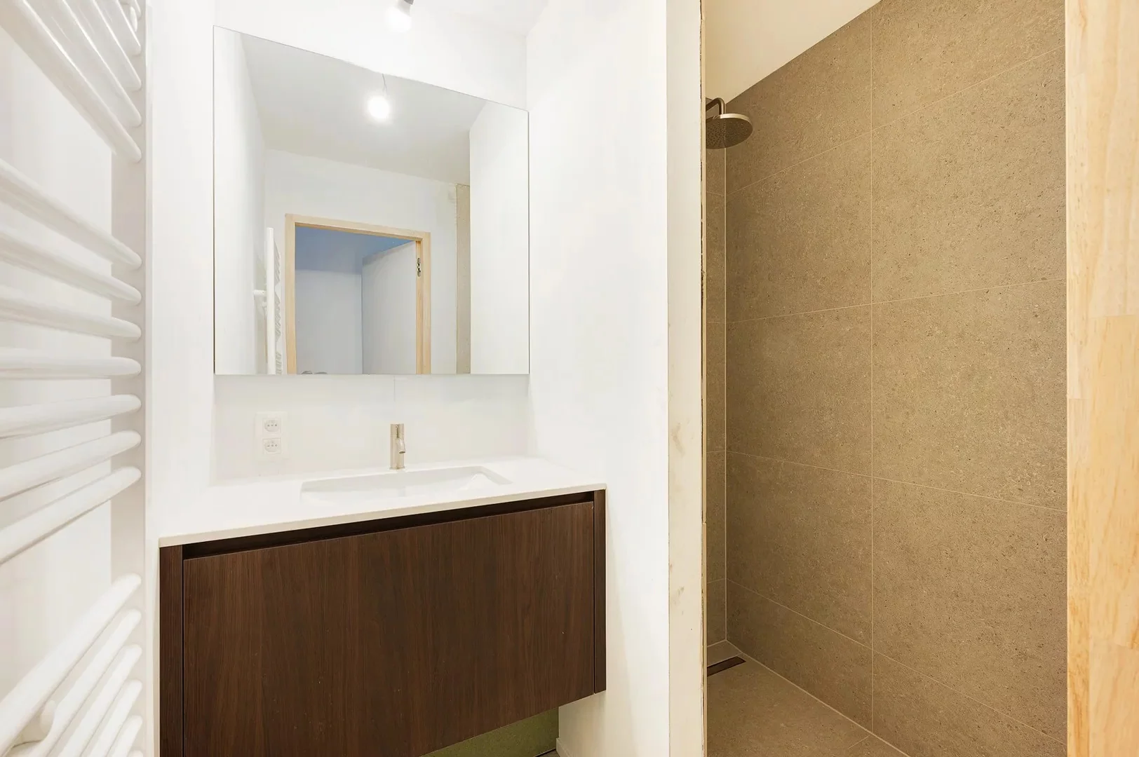 Prachtig nieuwbouwappartement met 2 slaapkamers gelegen op de gelijkvloerse verdieping