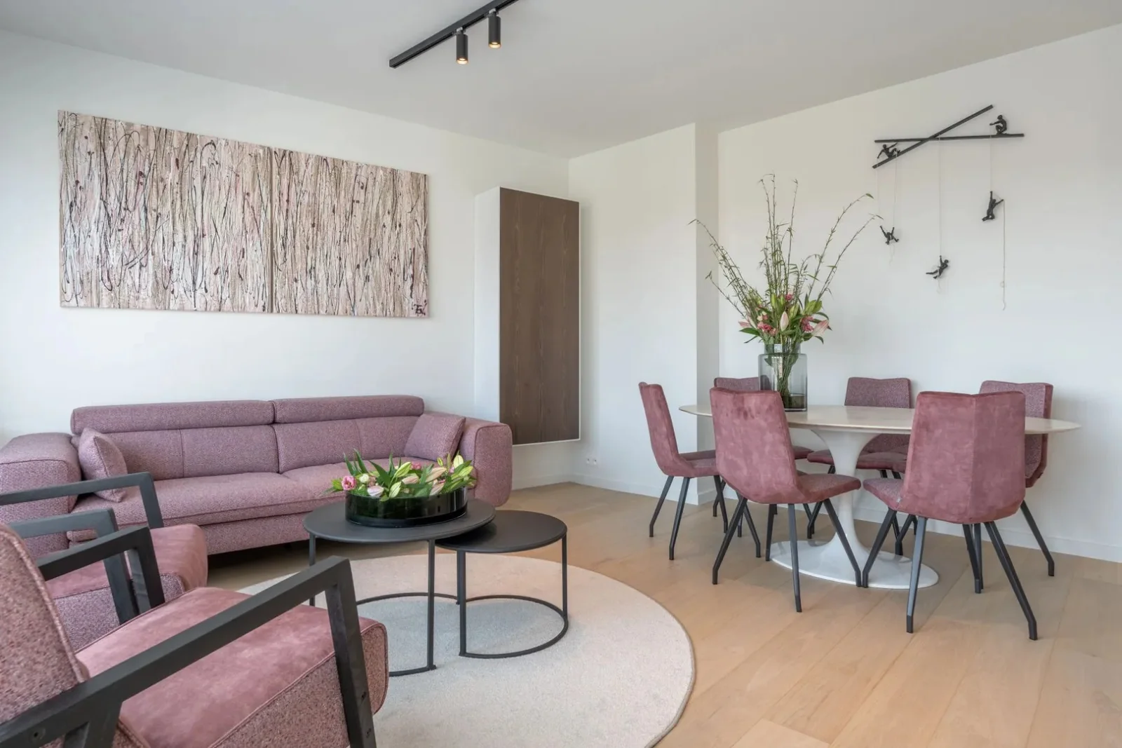Volledig gerenoveerd appartement met een uniek zicht over de villa’s te Churchilllaan.
