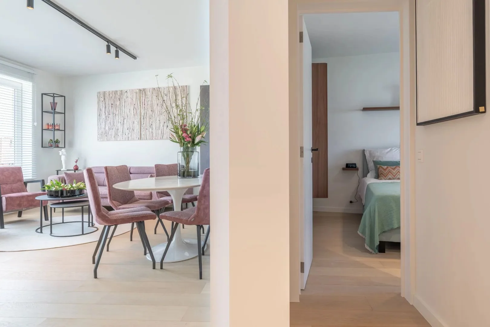 Volledig gerenoveerd appartement met een uniek zicht over de villa’s te Churchilllaan.