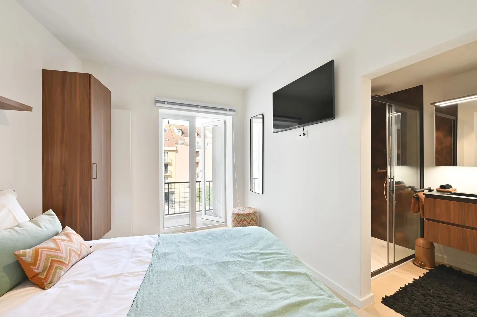 Volledig gerenoveerd appartement met een uniek zicht over de villa’s te Churchilllaan.