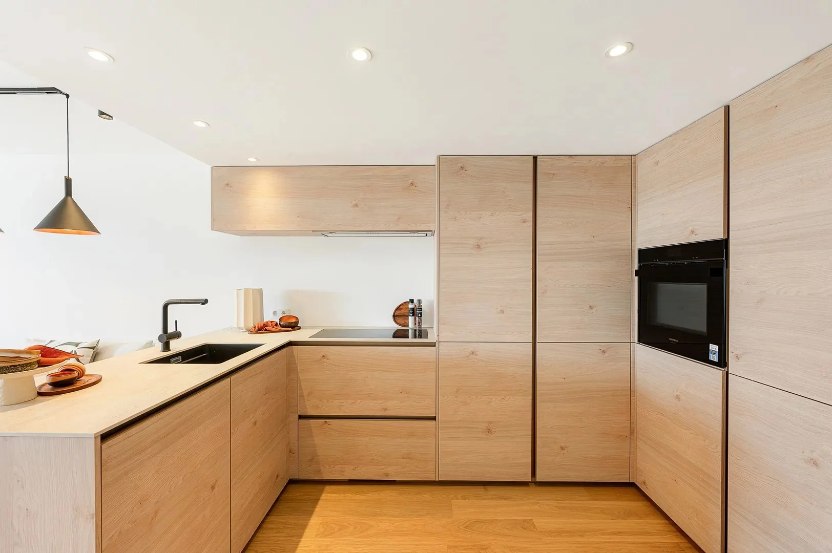 Zonnig gerenoveerd duplex penthouse appartement te Zoute.