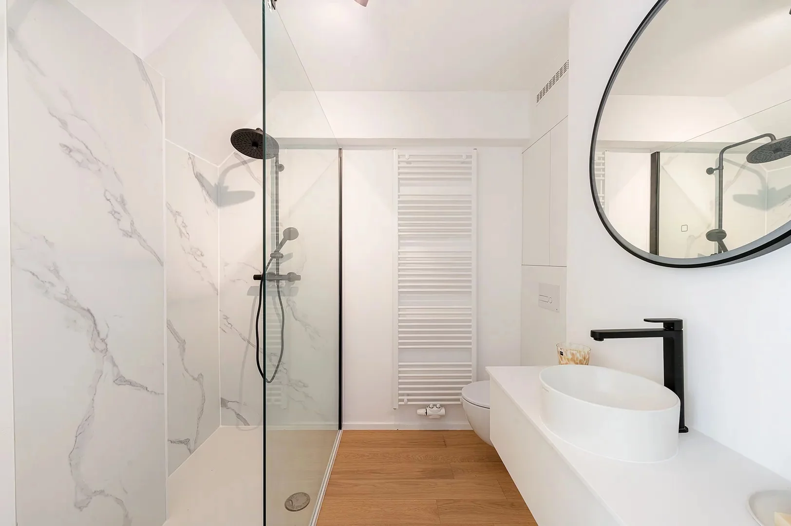 Zonnig gerenoveerd duplex penthouse appartement te Zoute.