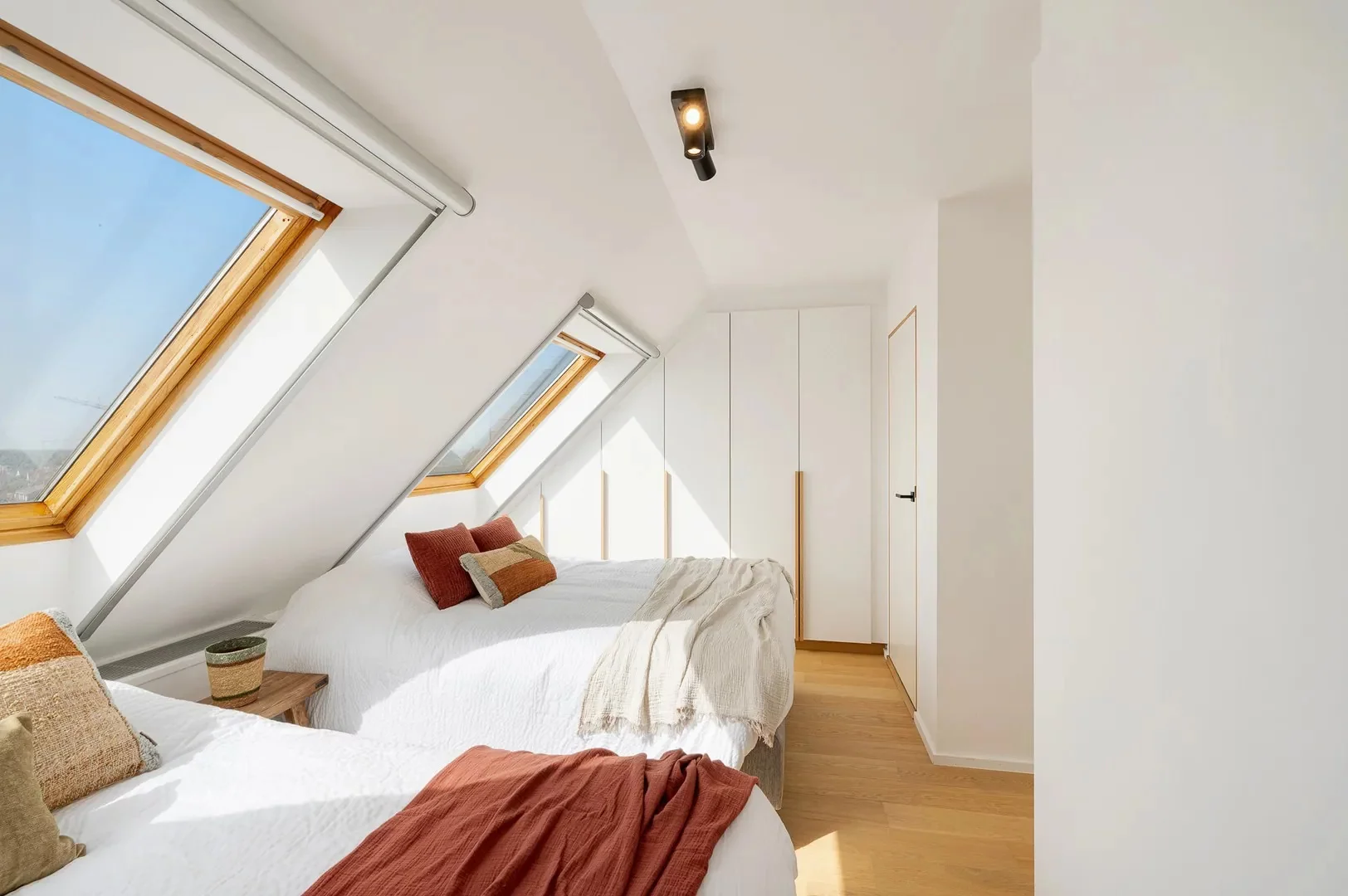 Zonnig gerenoveerd duplex penthouse appartement te Zoute.