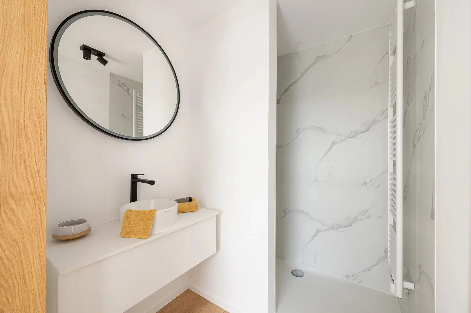 Zonnig gerenoveerd duplex penthouse appartement te Zoute.