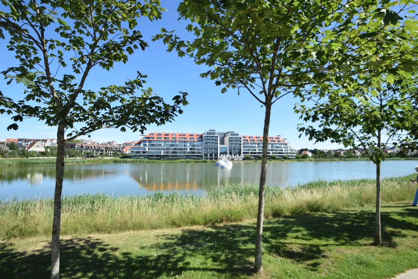 Instapklaar hoekappartement met prachtig zicht op het Zegemeer.