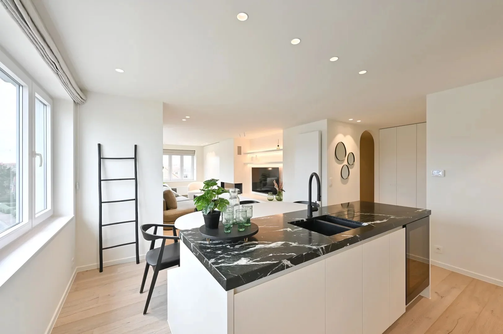 Instapklaar hoekappartement met prachtig zicht op het Zegemeer.