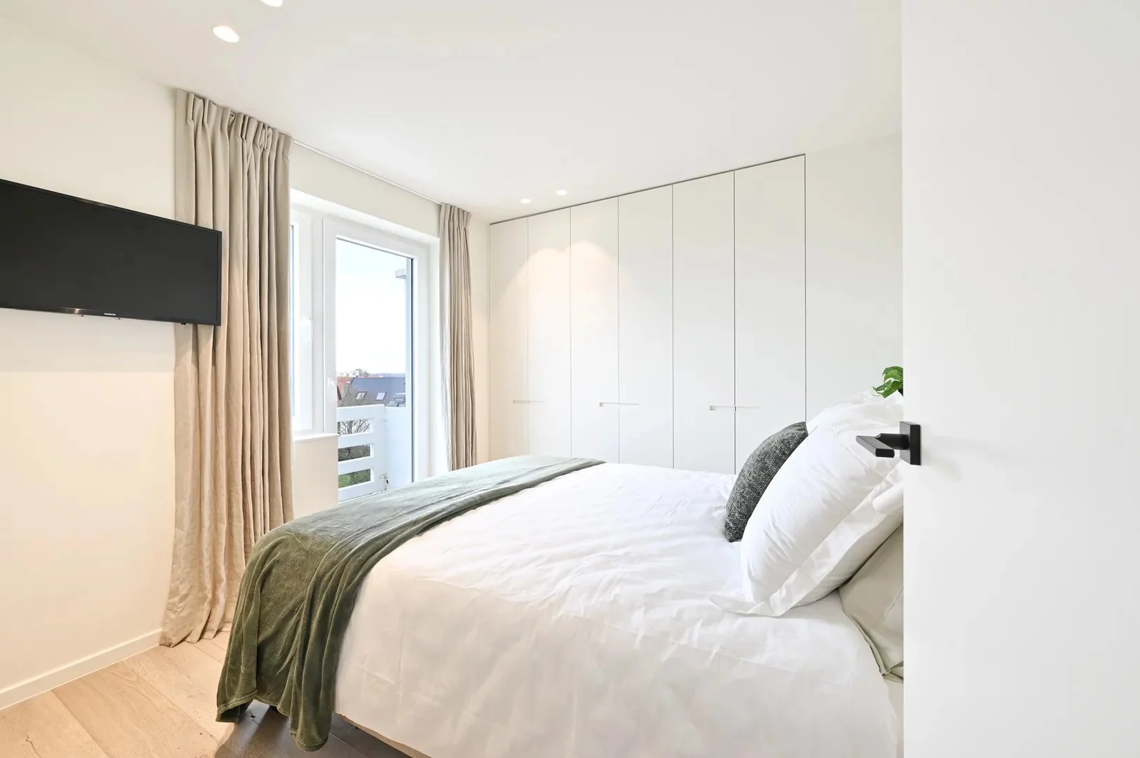 Instapklaar hoekappartement met prachtig zicht op het Zegemeer.