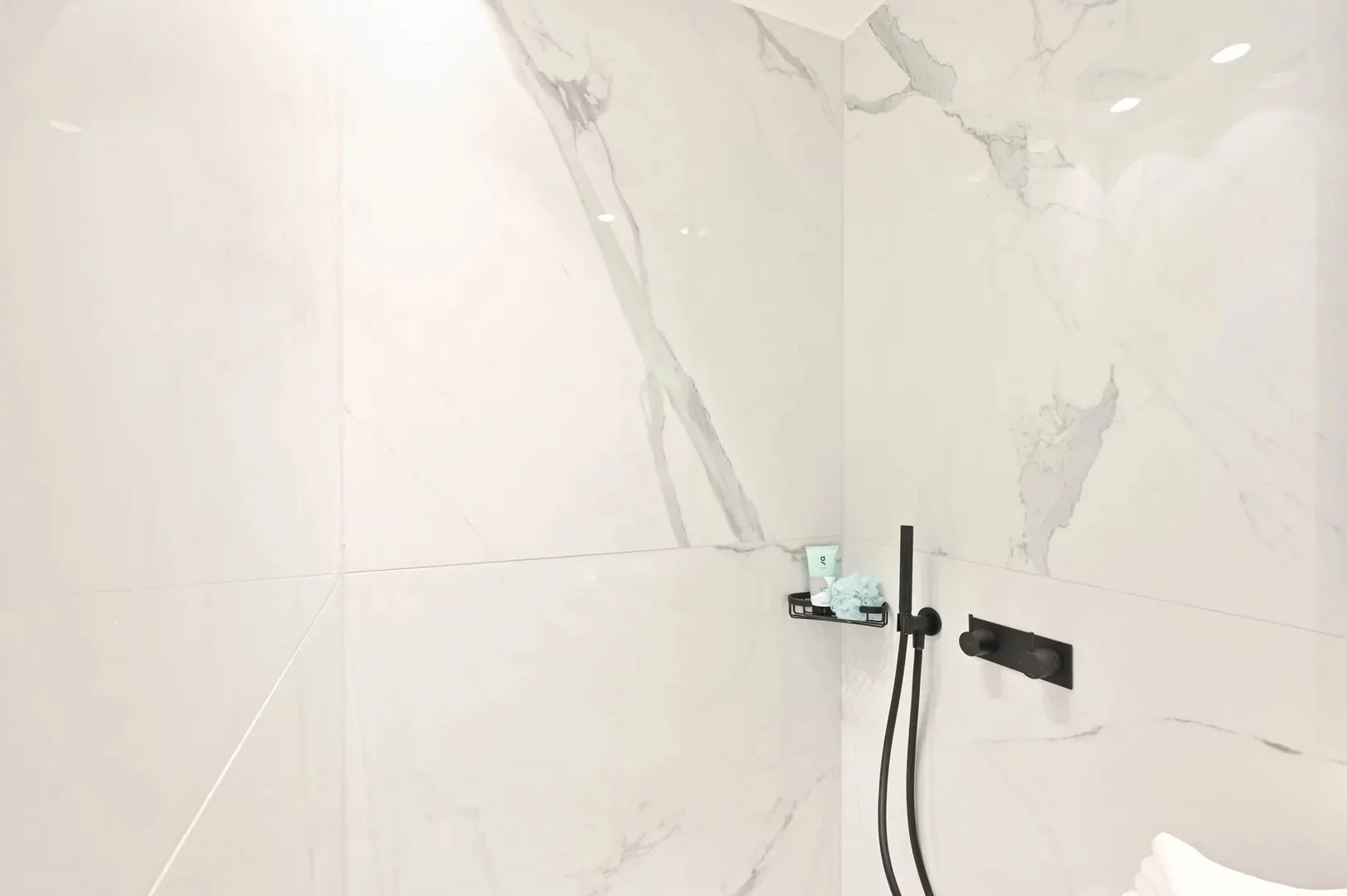 Instapklaar hoekappartement met prachtig zicht op het Zegemeer.