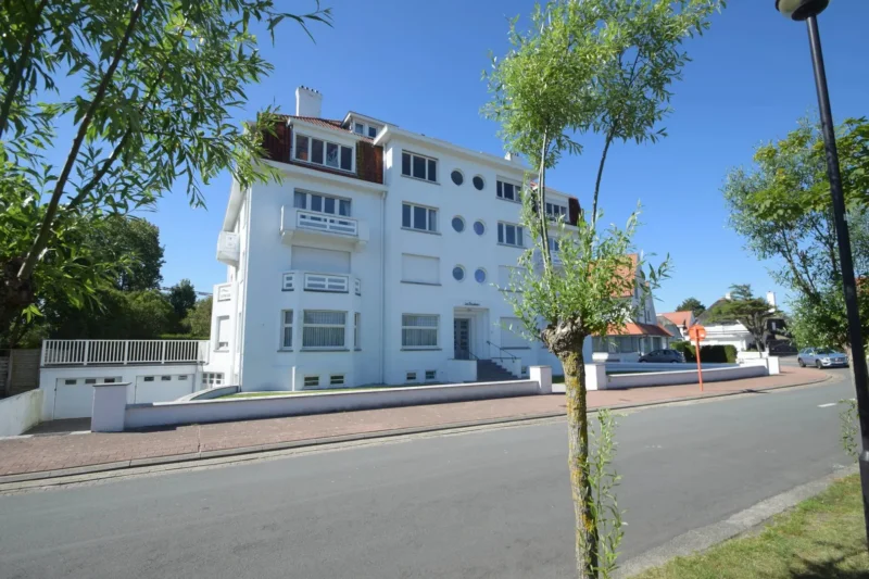 Instapklaar hoekappartement met prachtig zicht op het Zegemeer.