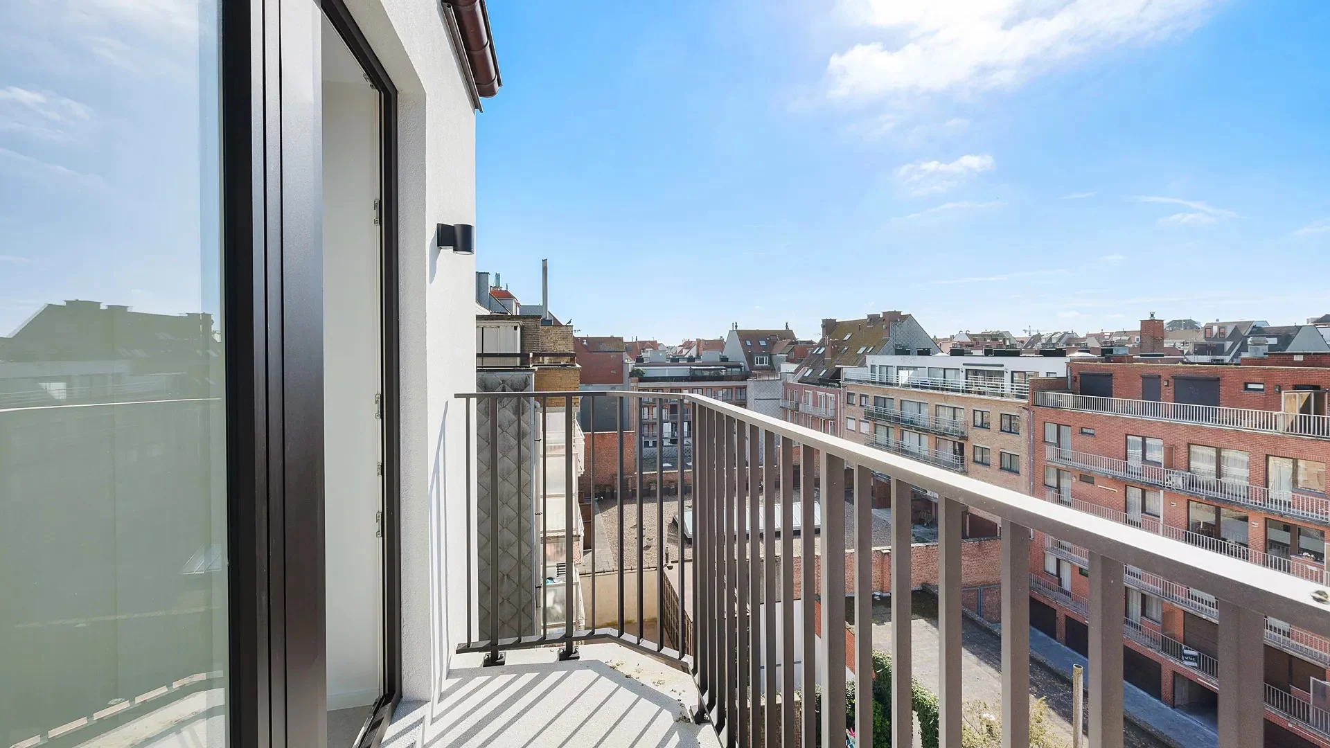 Nieuwbouw 2-slaapkamerappartement met open zicht.