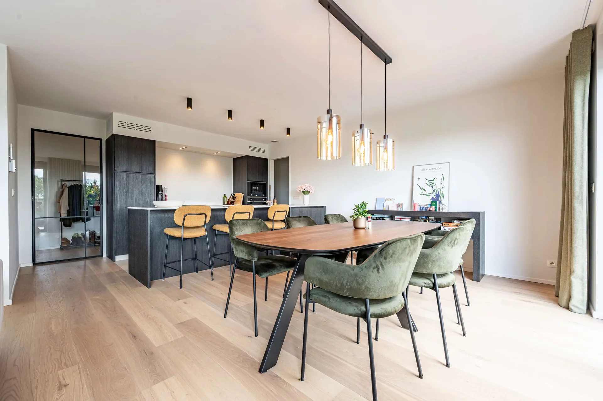 Recent appartement met groot terras, centrum Waregem [Stationsstraat].