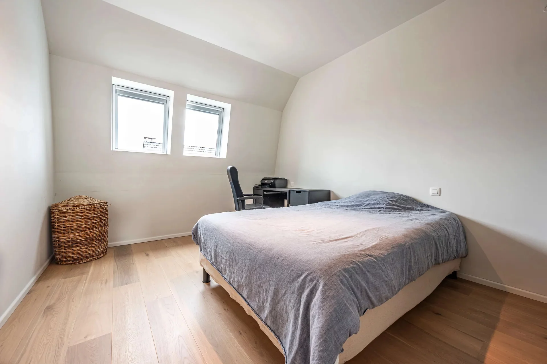 Recent appartement met groot terras, centrum Waregem [Stationsstraat].