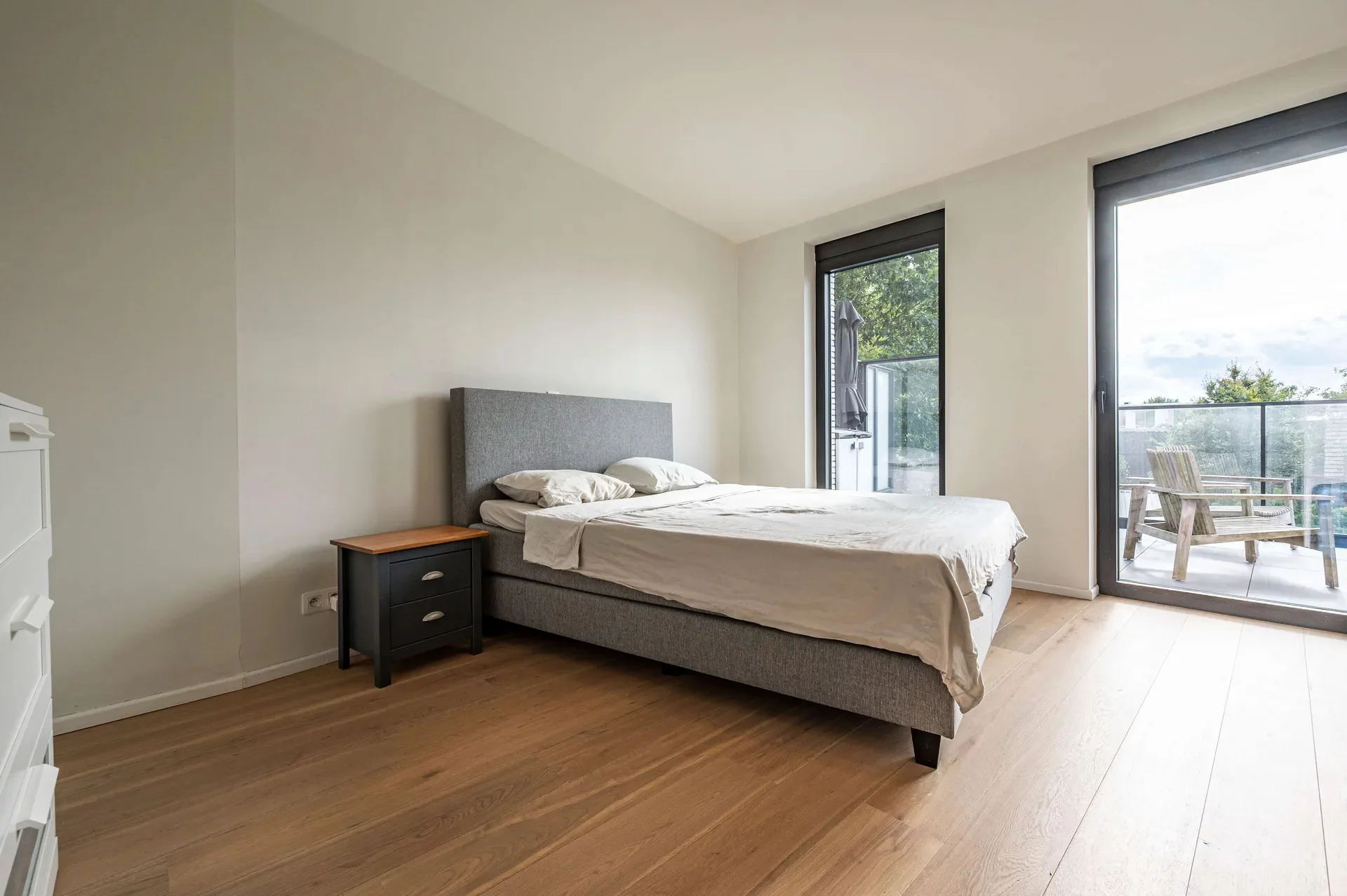 Recent appartement met groot terras, centrum Waregem [Stationsstraat].