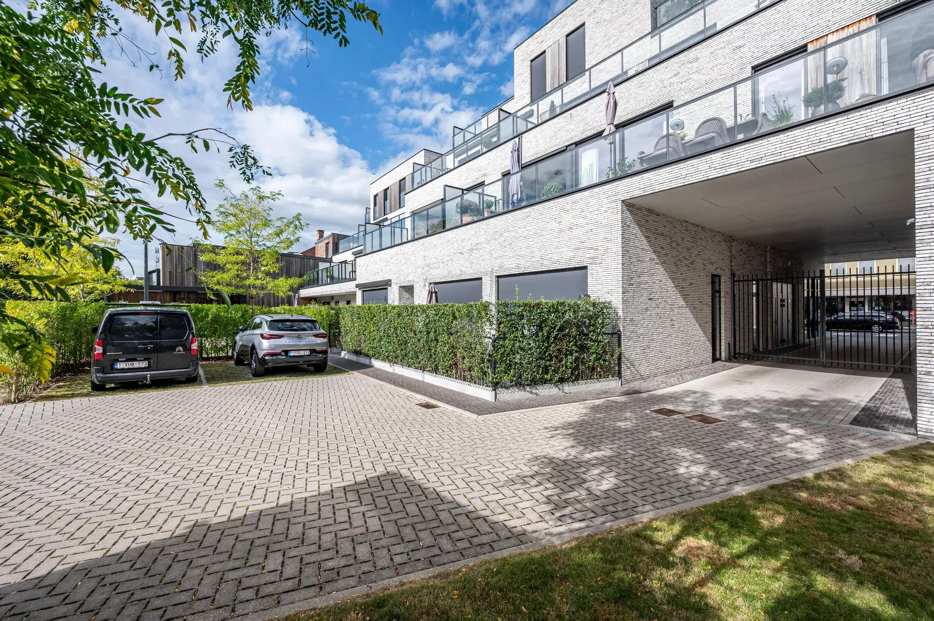 Recent appartement met groot terras, centrum Waregem [Stationsstraat].
