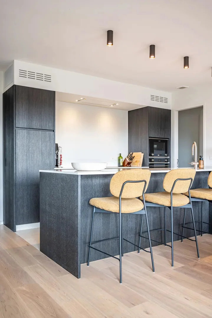 Recent appartement met groot terras, centrum Waregem [Stationsstraat].