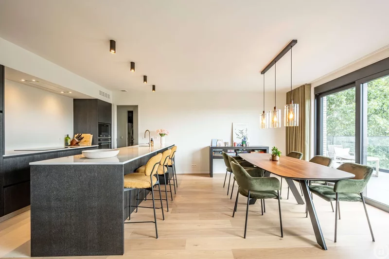 Recent appartement met groot terras, centrum Waregem [Stationsstraat].
