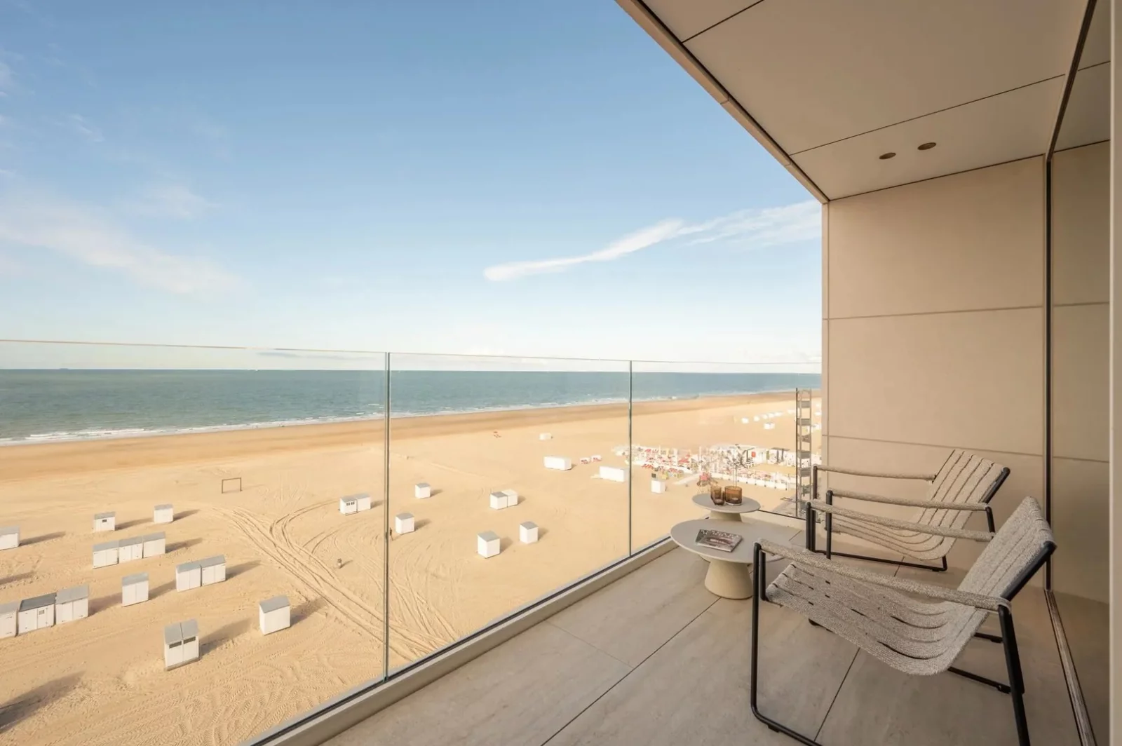 Magnifiek 3-Slaapkamerappartement met Terras op de Zeedijk in Het Zoute