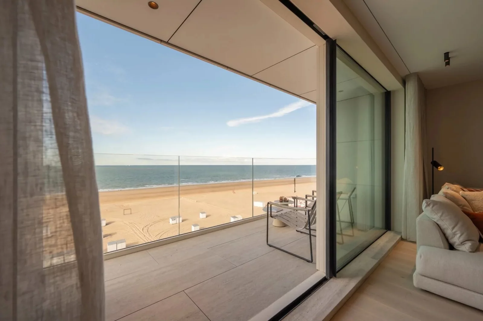 Magnifiek 3-Slaapkamerappartement met Terras op de Zeedijk in Het Zoute