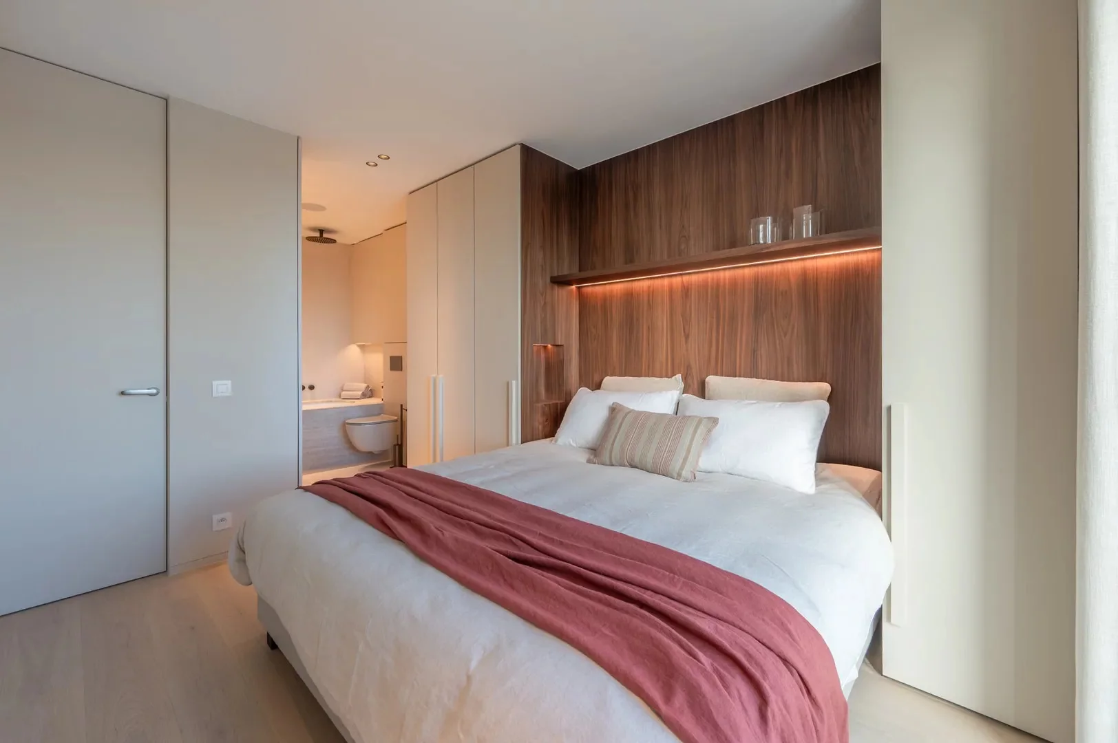 Magnifiek 3-Slaapkamerappartement met Terras op de Zeedijk in Het Zoute