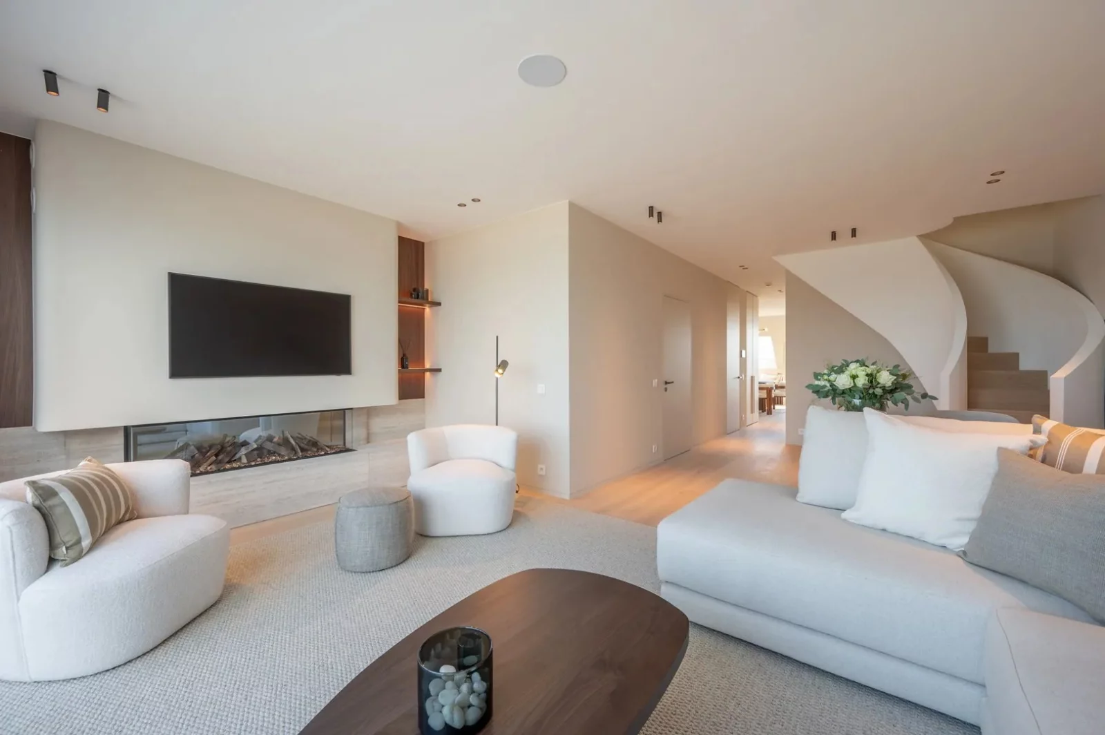 Prachtig nieuwbouw duplex-appartement op Zeedijk te Zoute.