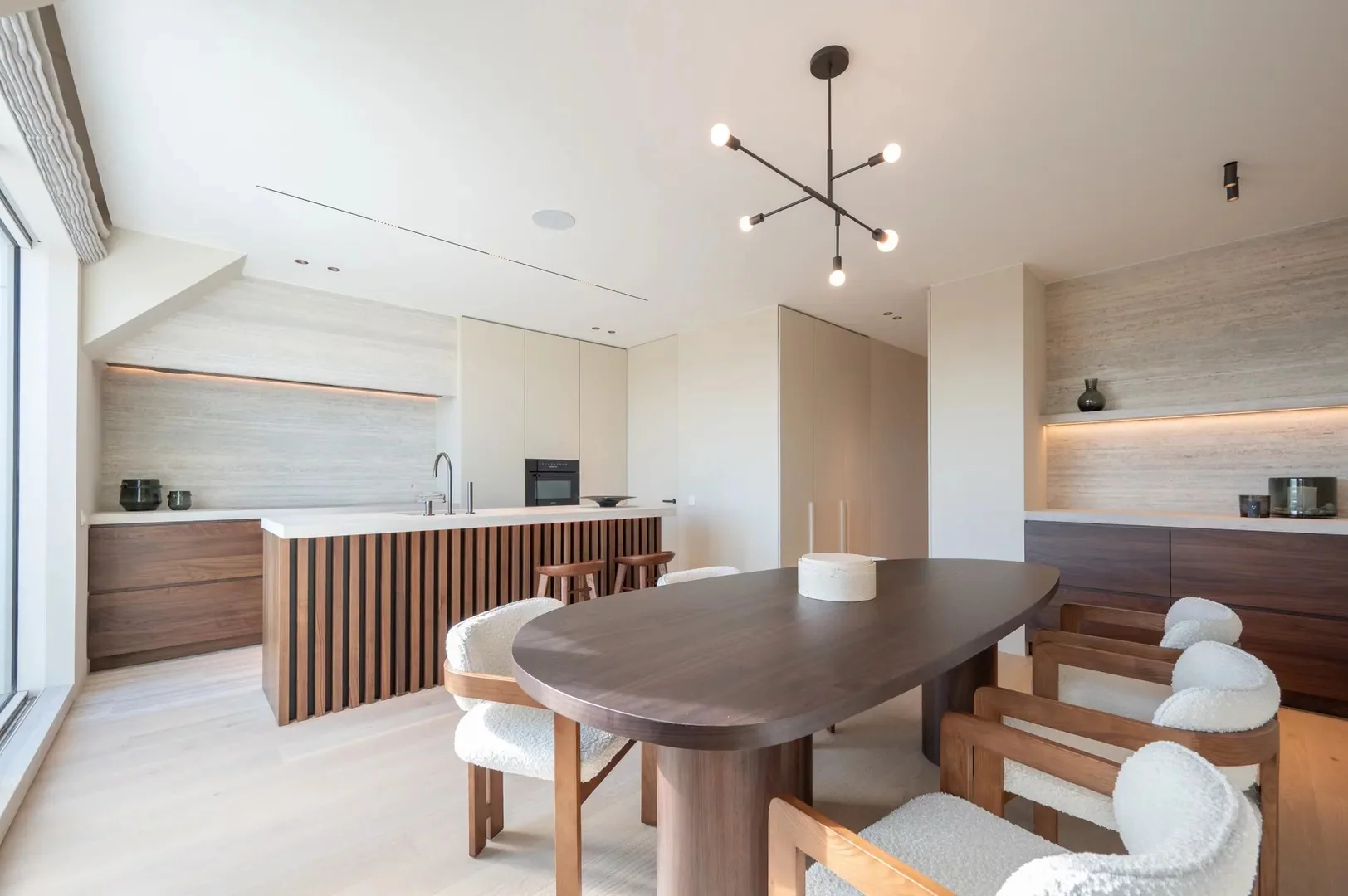 Prachtig nieuwbouw duplex-appartement op Zeedijk te Zoute.