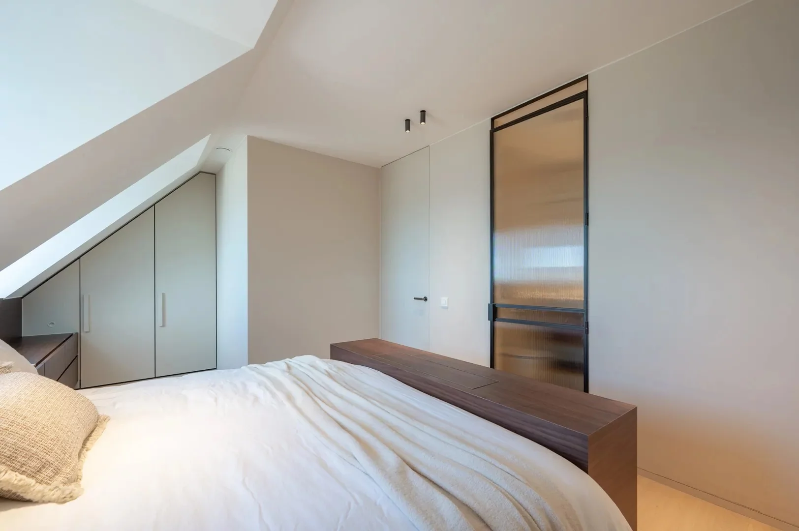 Prachtig nieuwbouw duplex-appartement op Zeedijk te Zoute.