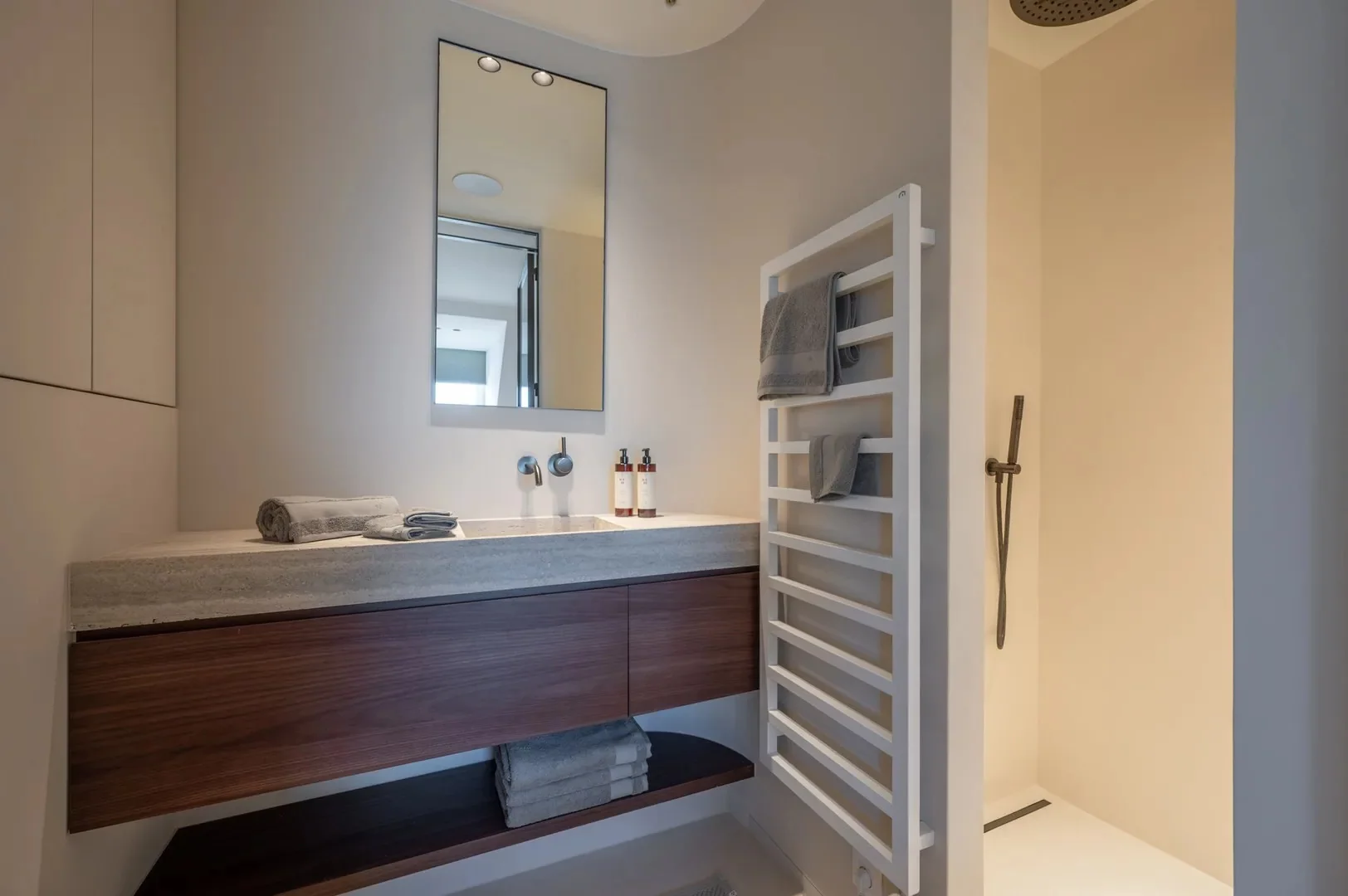 Prachtig nieuwbouw duplex-appartement op Zeedijk te Zoute.