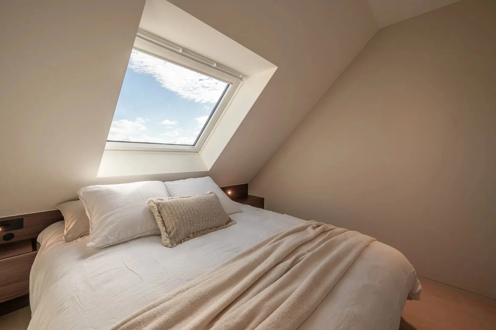 Prachtig nieuwbouw duplex-appartement op Zeedijk te Zoute.