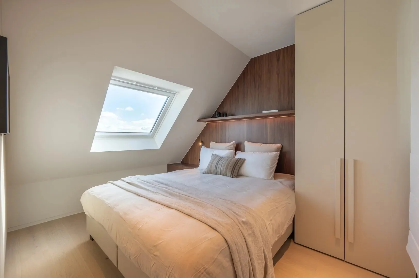 Prachtig nieuwbouw duplex-appartement op Zeedijk te Zoute.