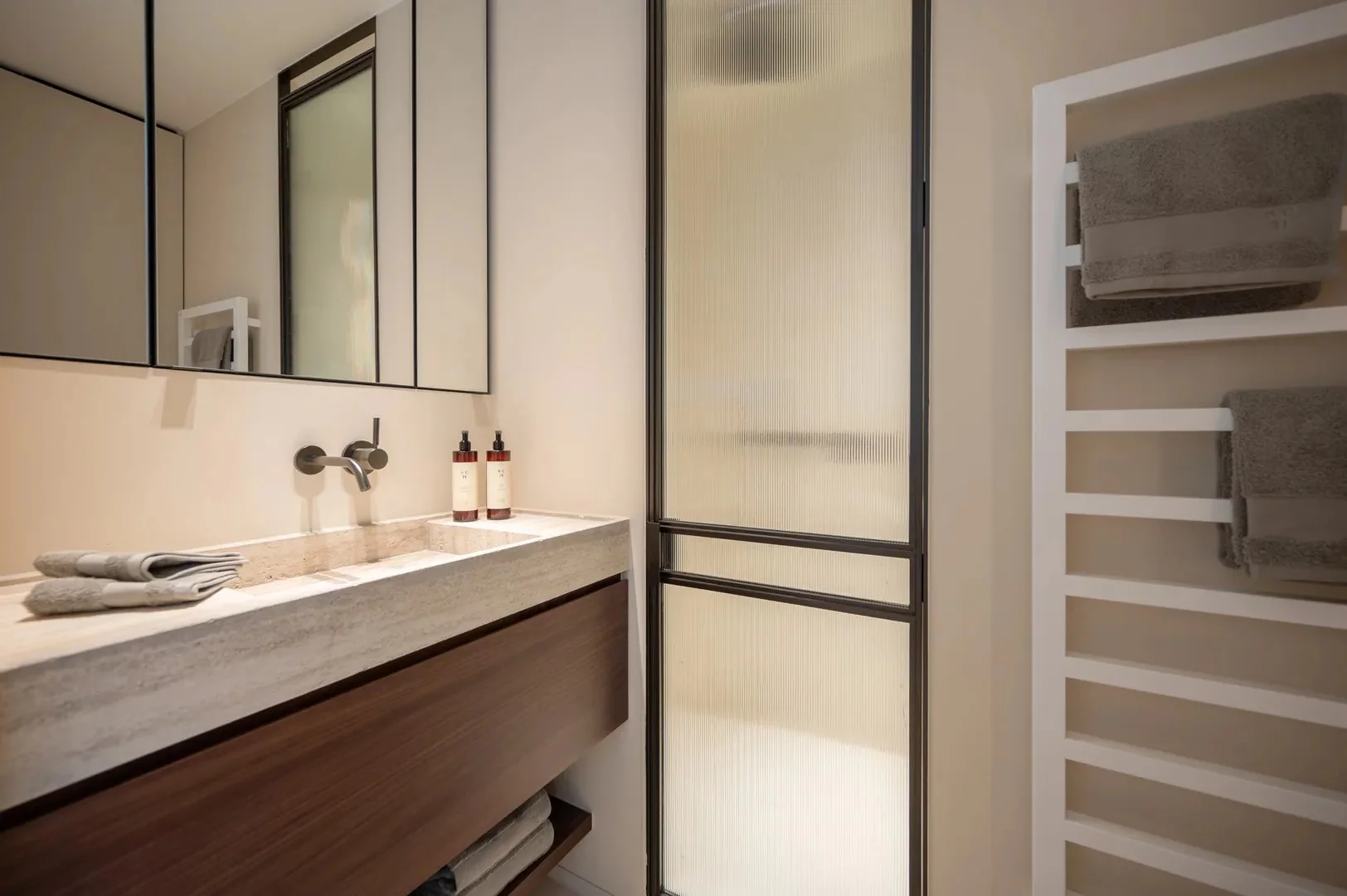 Prachtig nieuwbouw duplex-appartement op Zeedijk te Zoute.