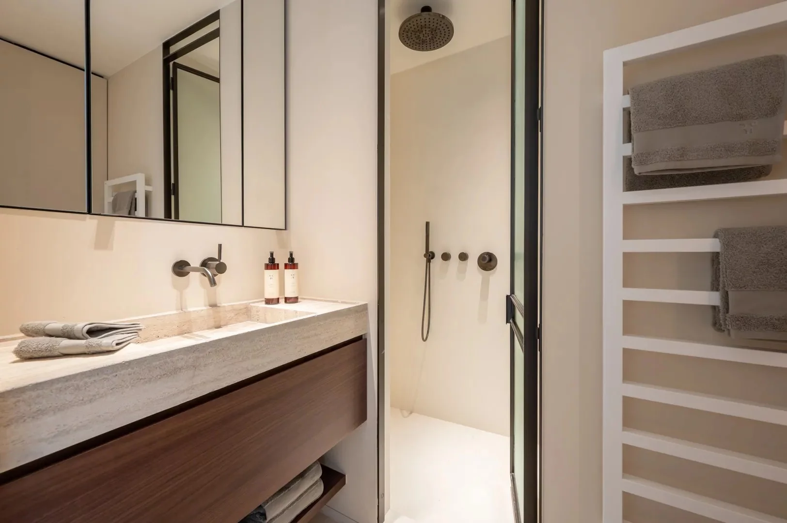 Prachtig nieuwbouw duplex-appartement op Zeedijk te Zoute.