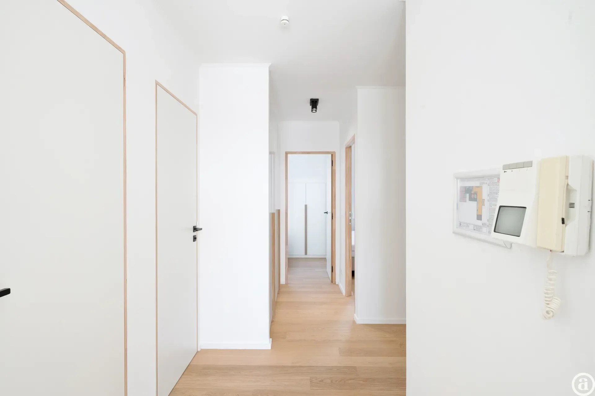 Spacious duplex apartment with 4 bedrooms and sun terrace.