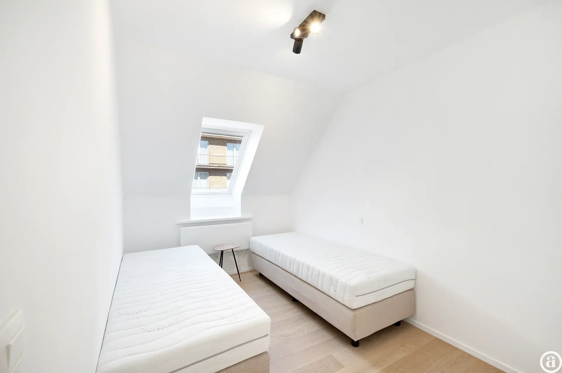 Spacious duplex apartment with 4 bedrooms and sun terrace.