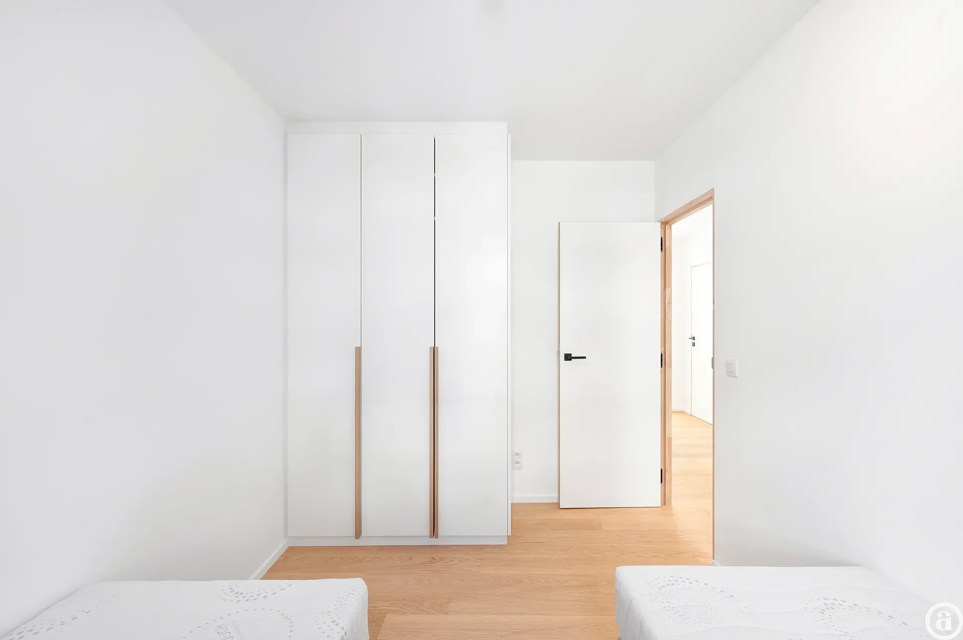 Spacious duplex apartment with 4 bedrooms and sun terrace.