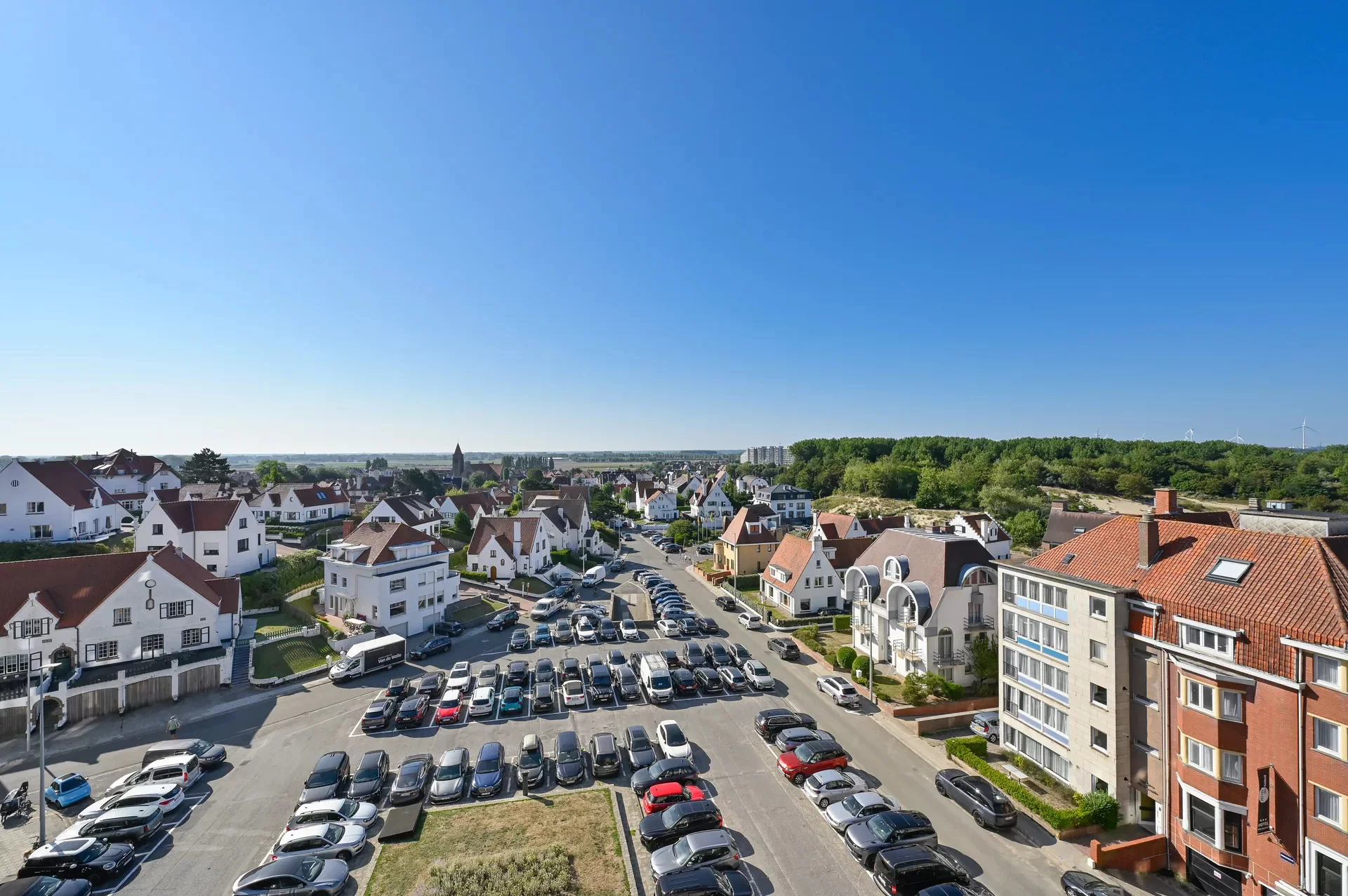 Ruim duplexappartement met 4 slaapkamers en zonneterras.