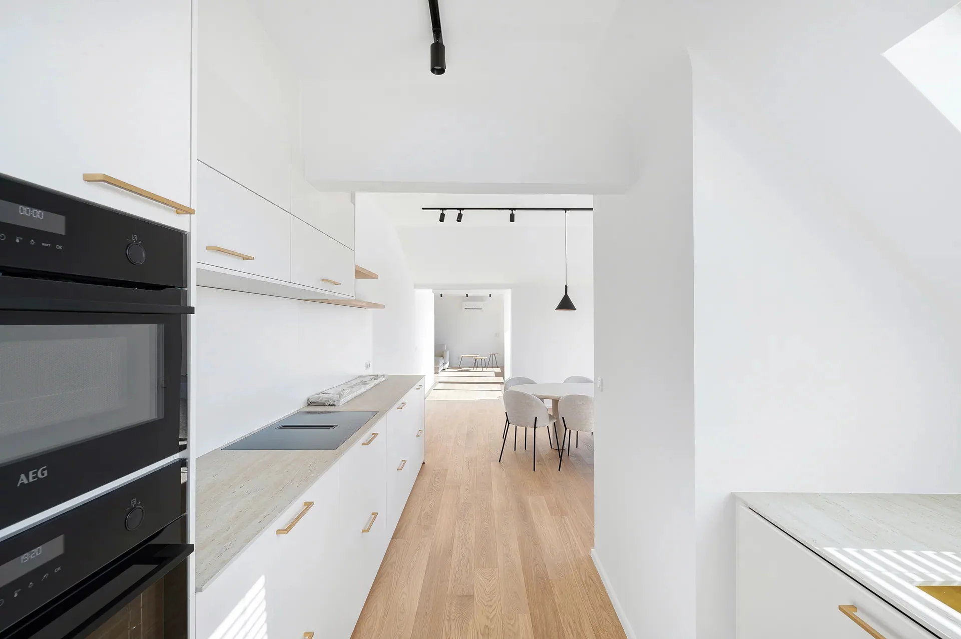 Ruim duplexappartement met 4 slaapkamers en zonneterras.