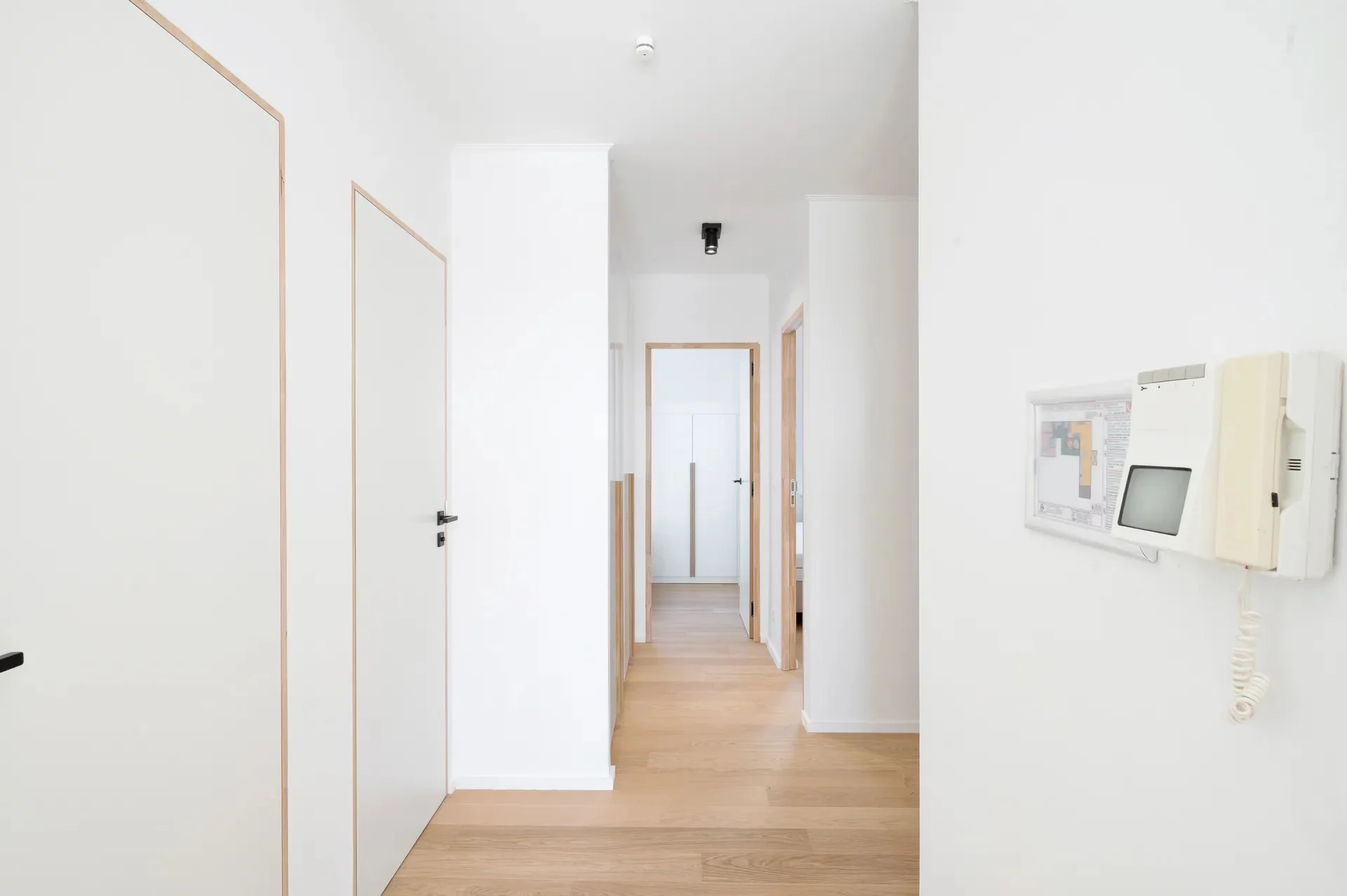 Ruim duplexappartement met 4 slaapkamers en zonneterras.