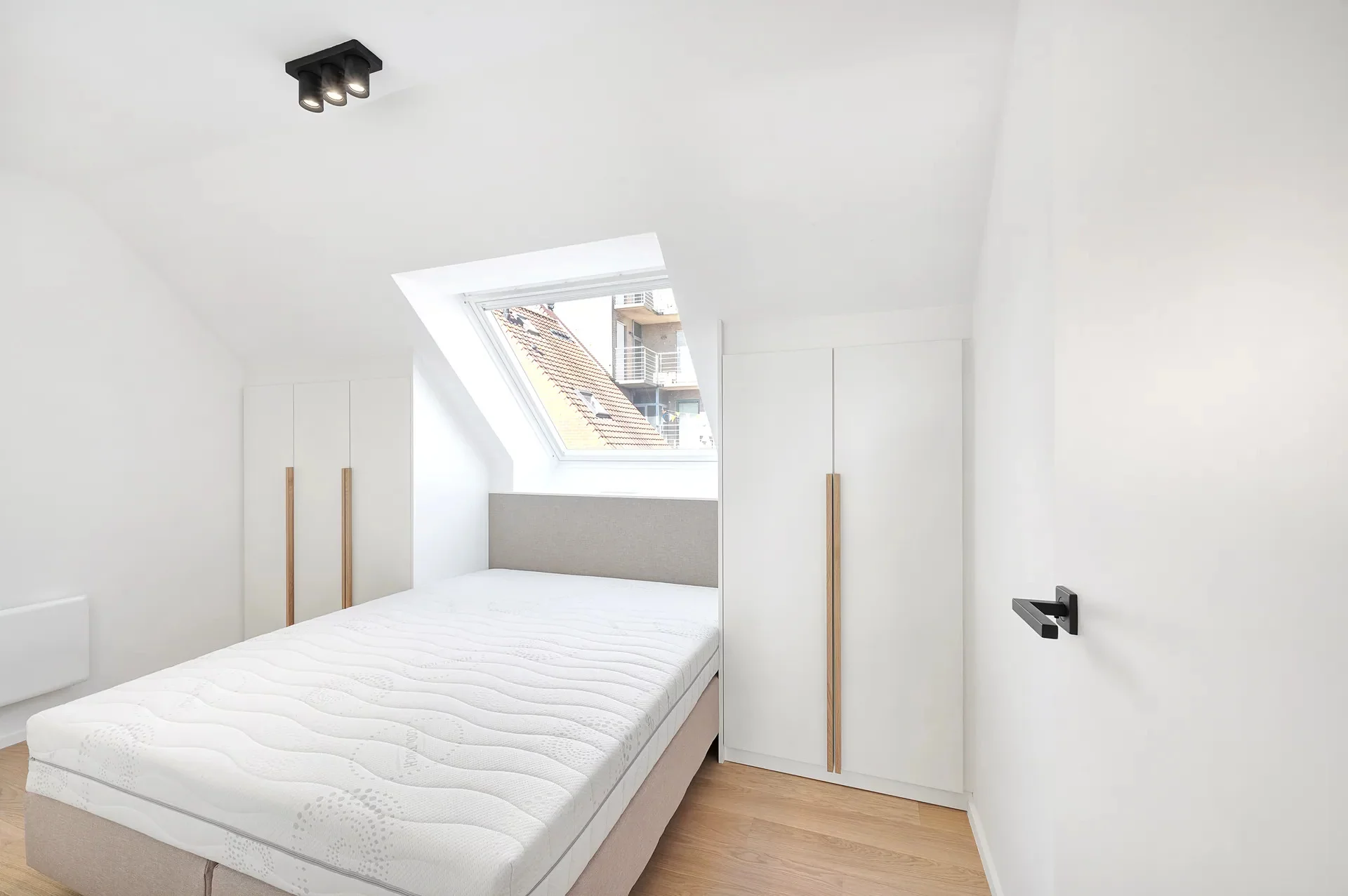 Ruim duplexappartement met 4 slaapkamers en zonneterras.