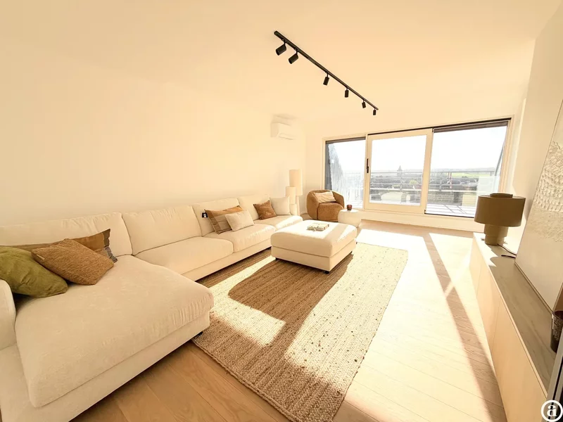 Duplex spacieux - grande terrasse et 4 chambres à Duinbergen.