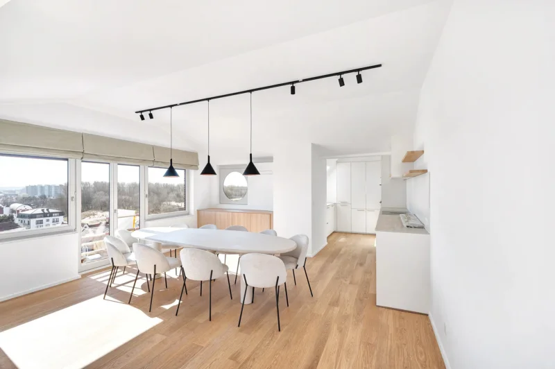Ruim duplexappartement met 4 slaapkamers en zonneterras.