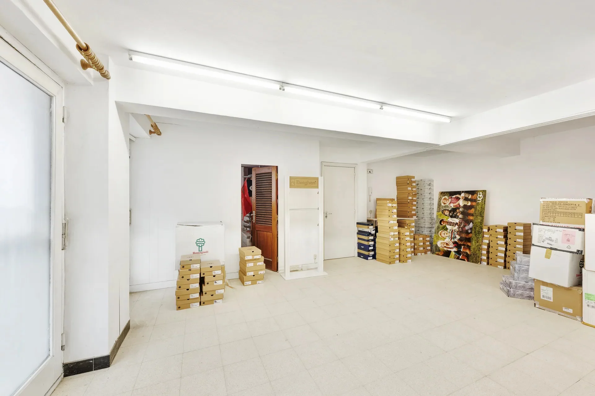 Winkel op de hoek van de Zeedijk met de Strandstraat [Knokke - Zoute].