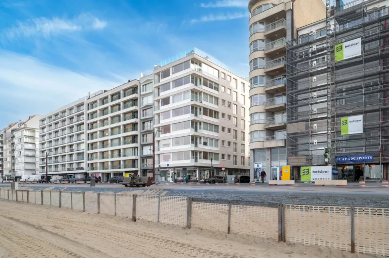 Winkel op de hoek van de Zeedijk met de Strandstraat [Knokke - Zoute].