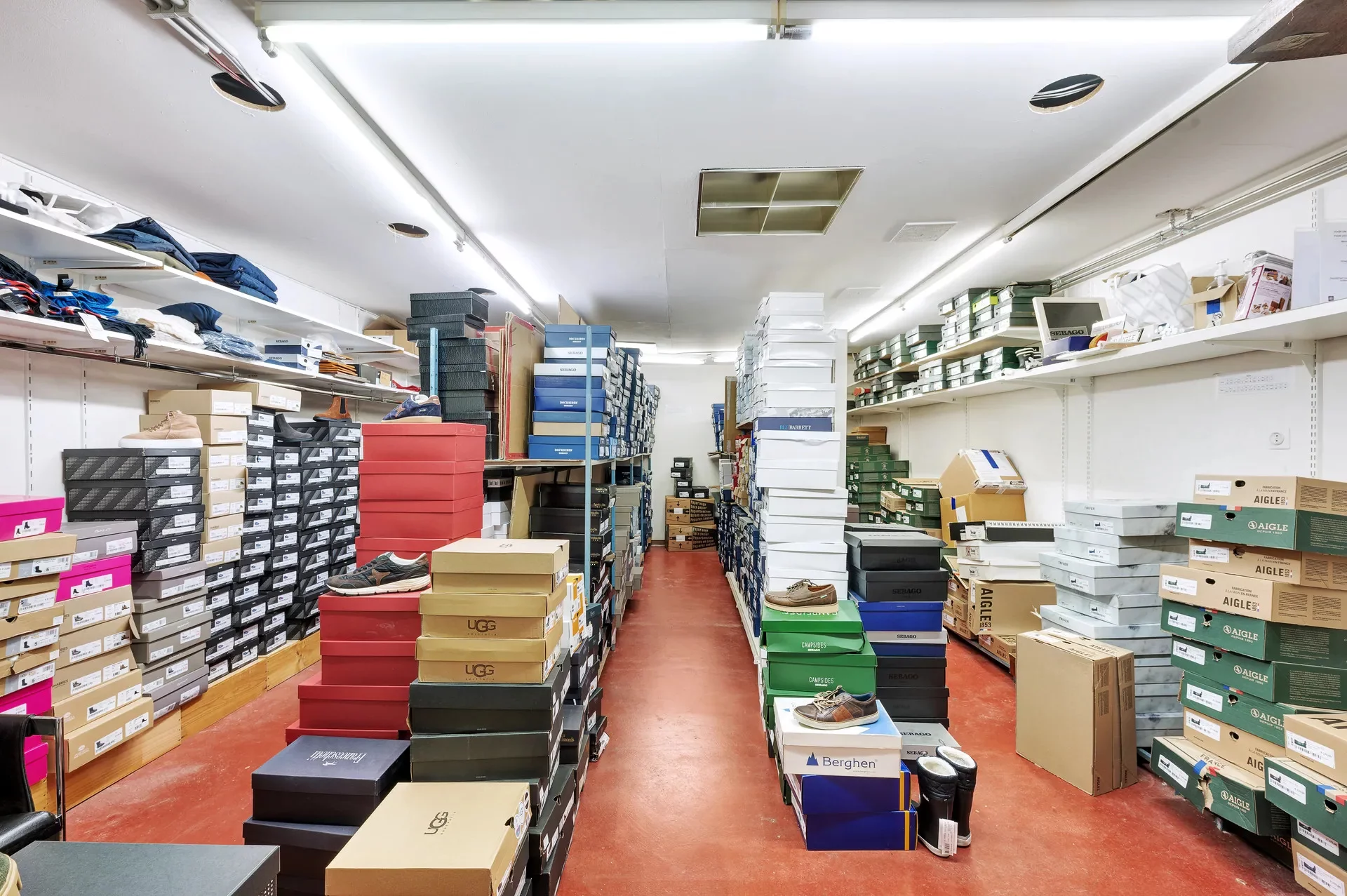 Winkel in het Zoute op de hoek van de Zeedijk met de Strandstraat [Knokke - Zoute].