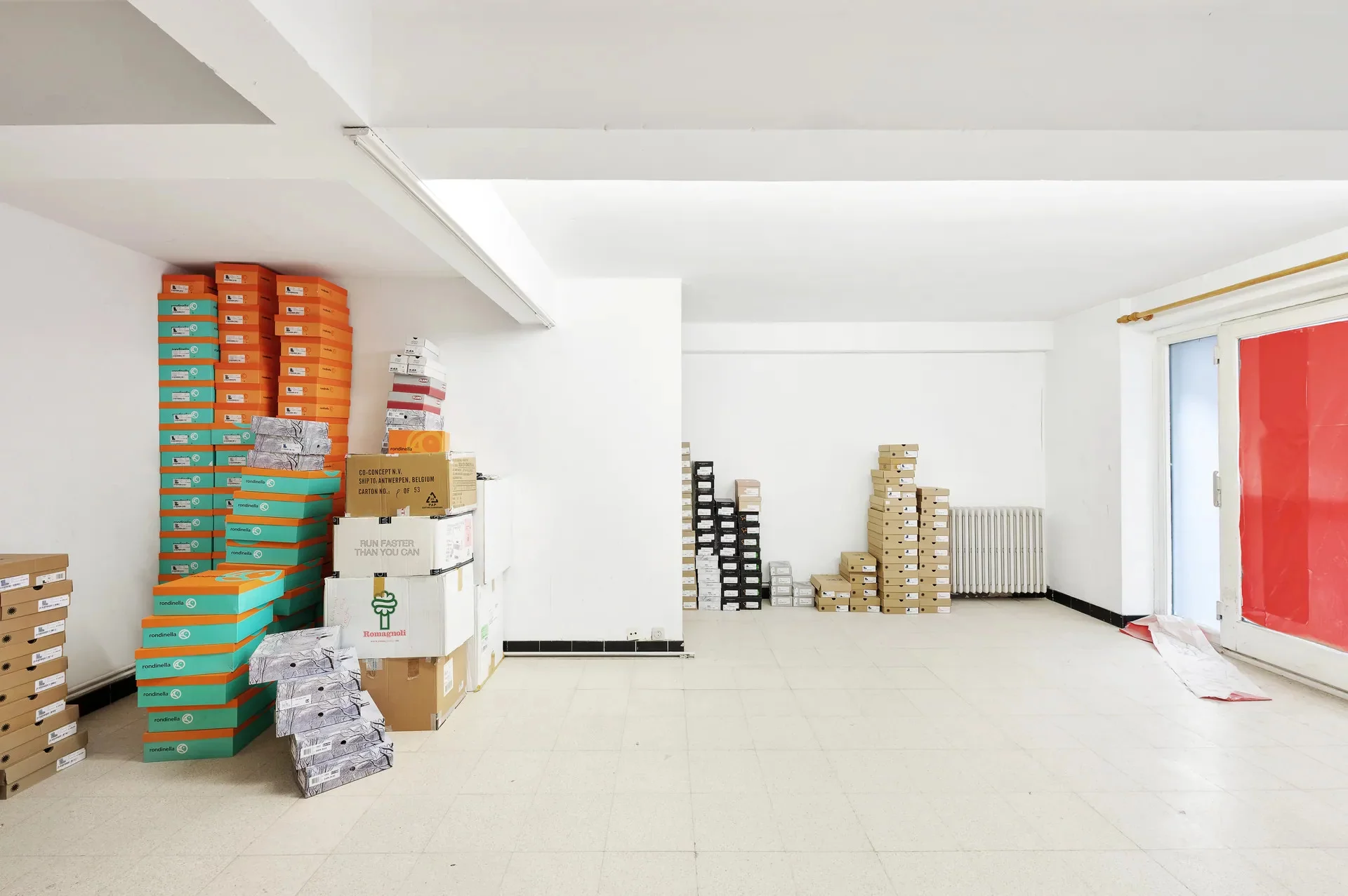 Winkel in het Zoute op de hoek van de Zeedijk met de Strandstraat [Knokke - Zoute].