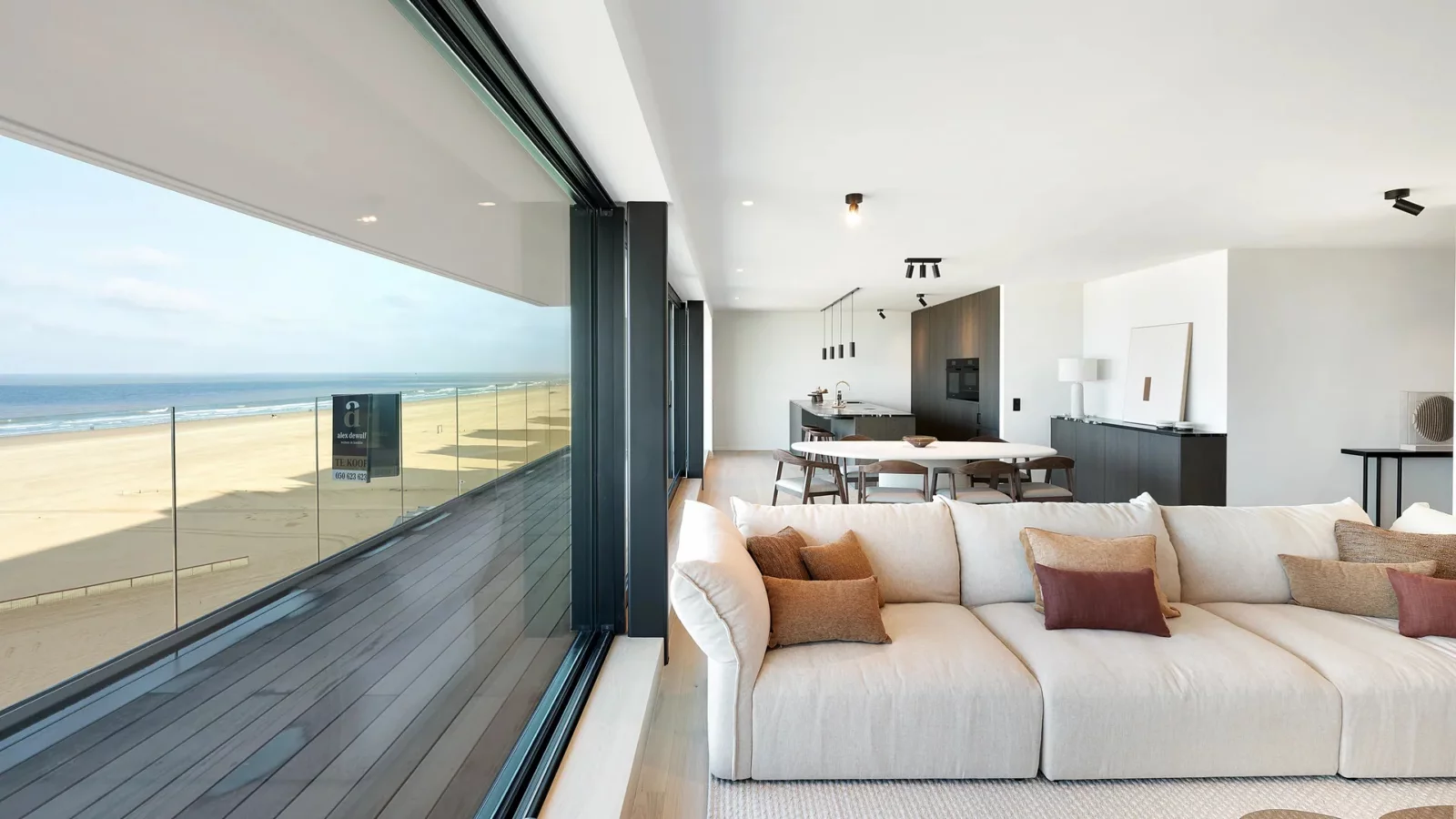 Exclusief high-end appartement in iconisch gebouw aan RBSC.