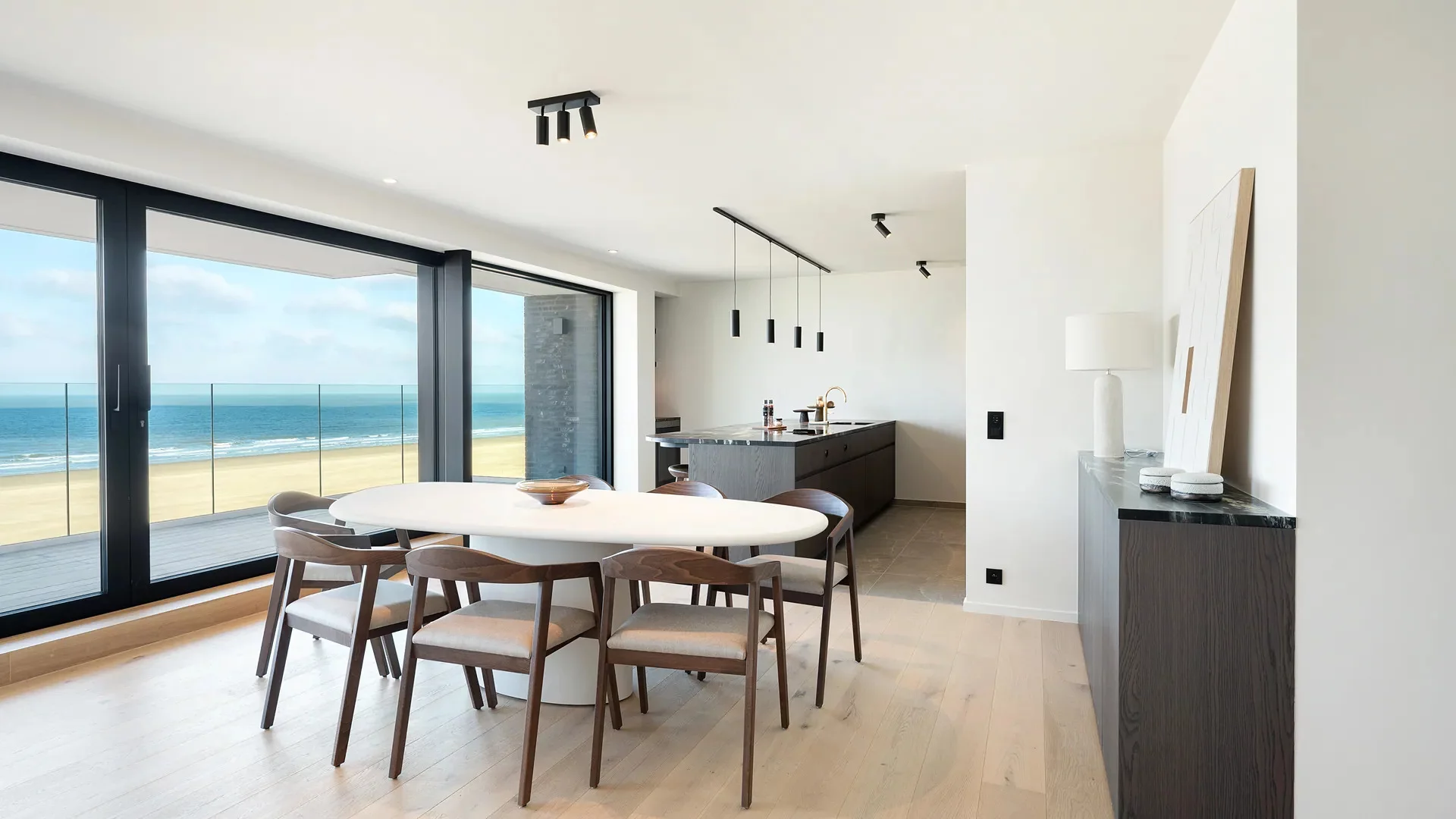 Exclusief high-end appartement in iconisch gebouw aan RBSC.