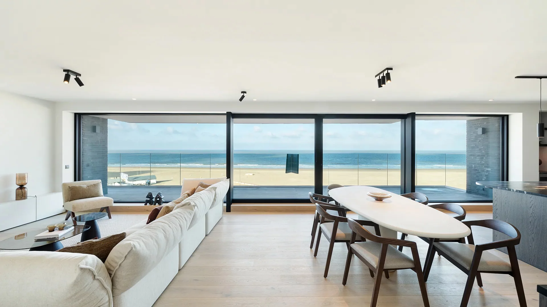 Exclusief high-end appartement in iconisch gebouw aan RBSC.