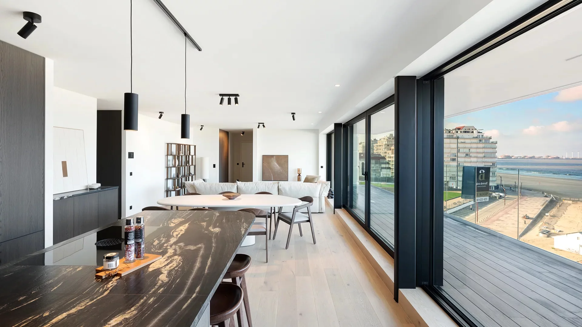 Exclusief high-end appartement in iconisch gebouw aan RBSC.