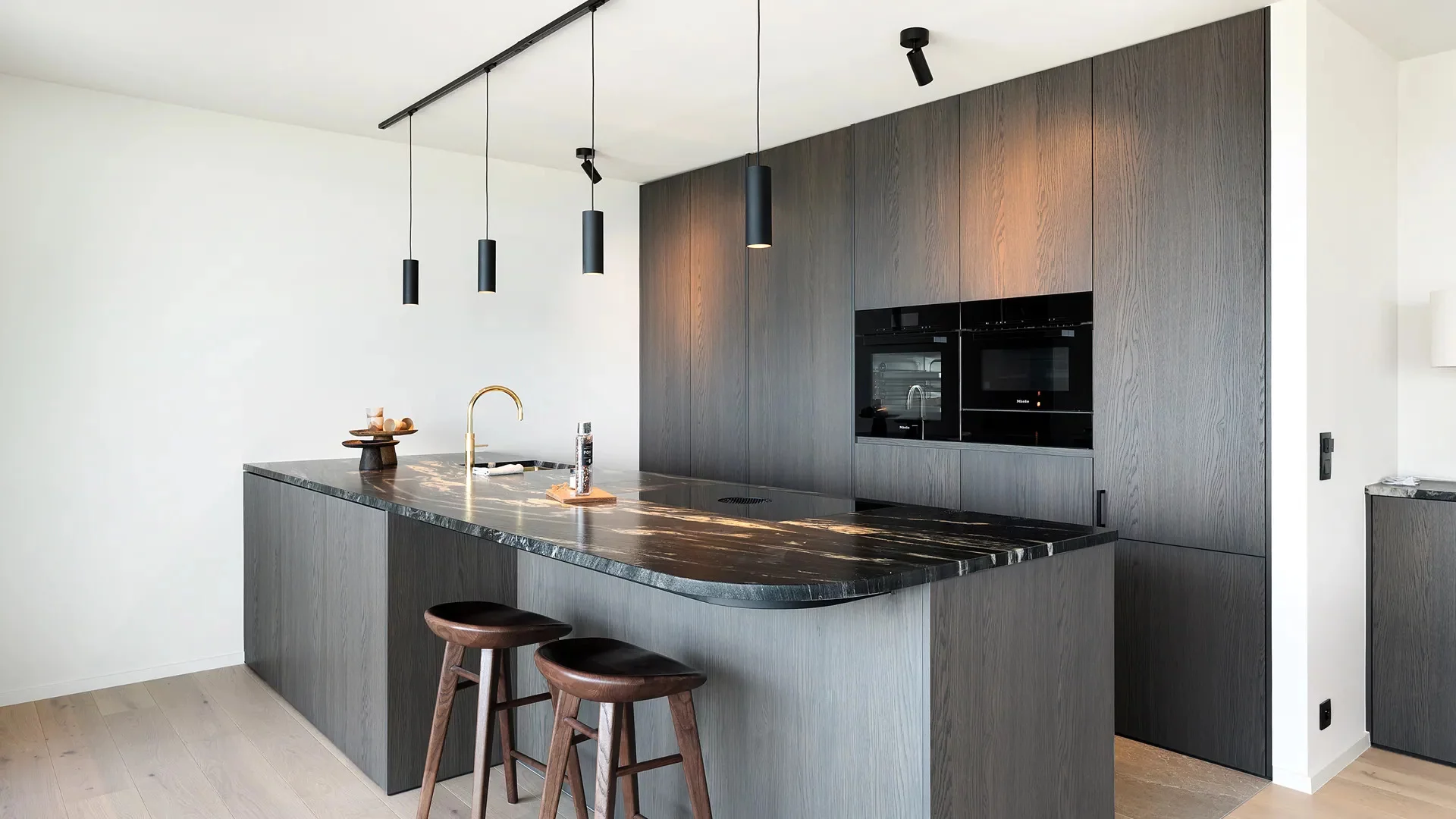 Exclusief high-end appartement in iconisch gebouw aan RBSC.