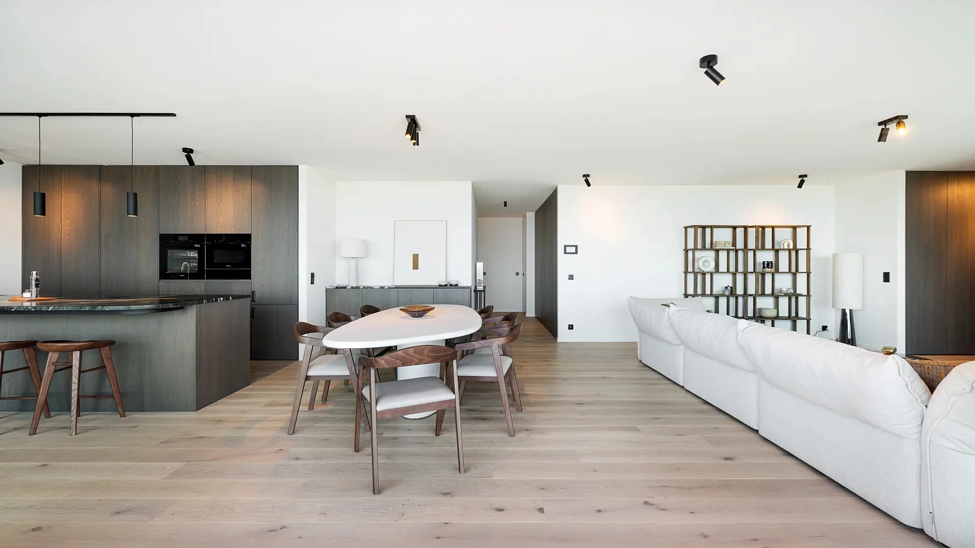 Exclusief high-end appartement in iconisch gebouw aan RBSC.